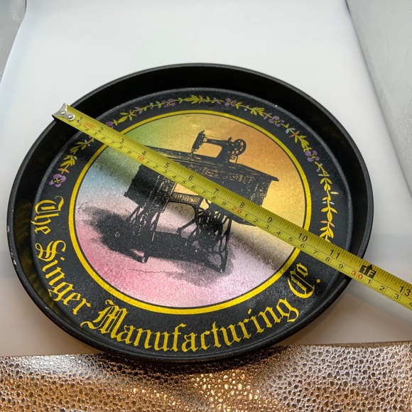 Vintage The Singer Manufacturing Company Bristolware Round 12" Retro Tin - Picture 14 of 15
